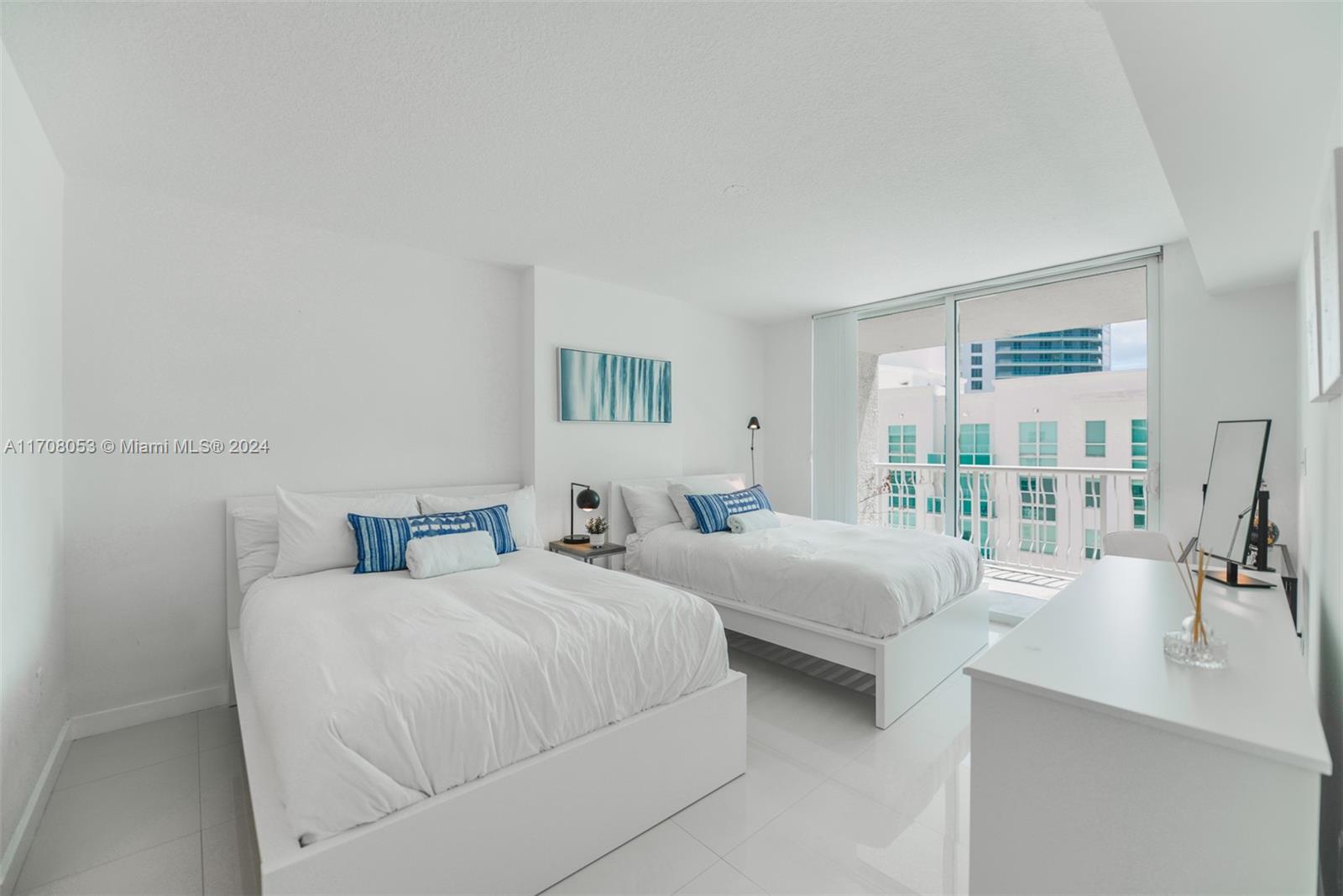 1200 Brickell Bay Dr #2617, Miami, Florida image 10