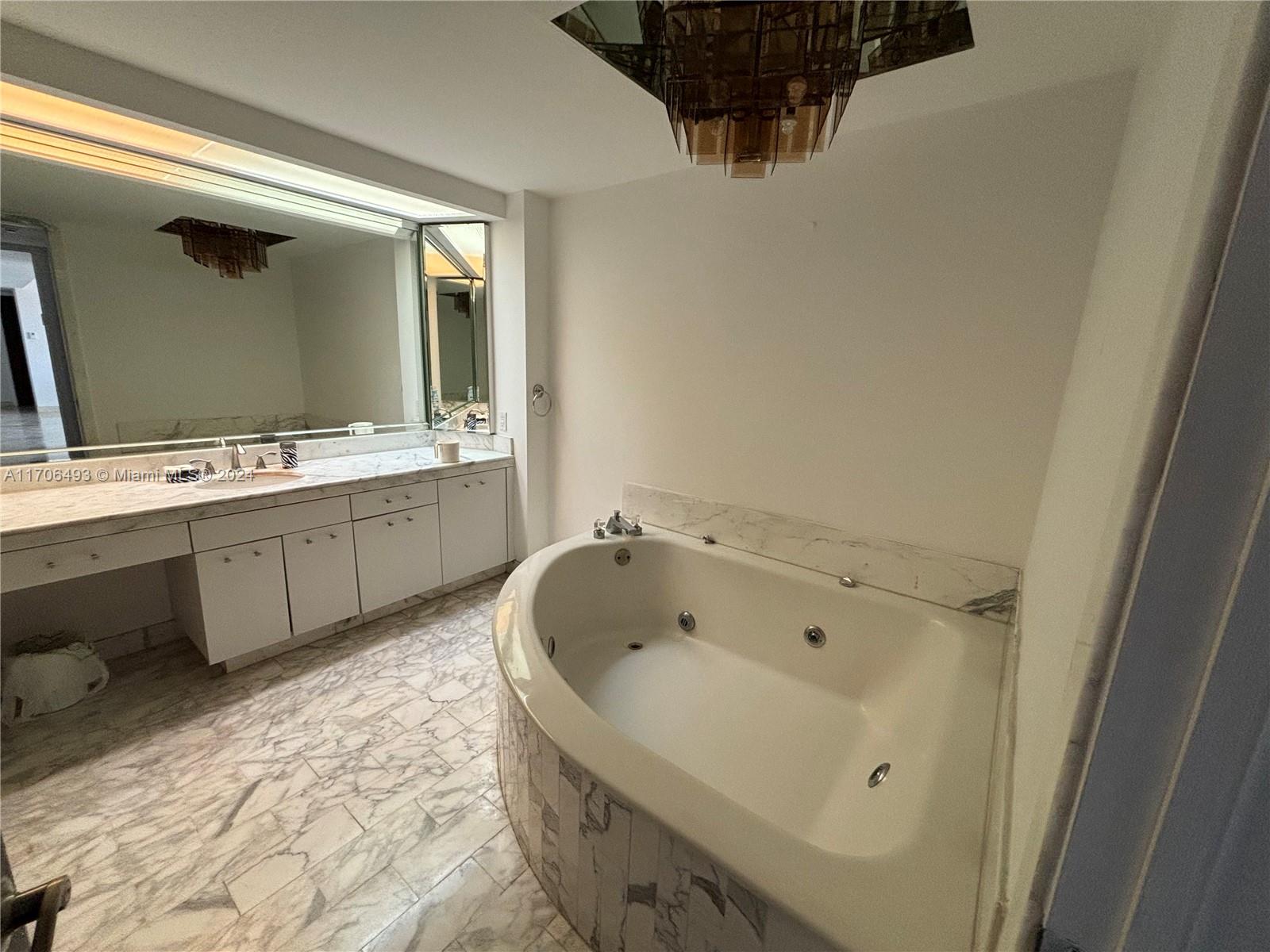 19500 Turnberry Way #5C, Aventura FL 33180