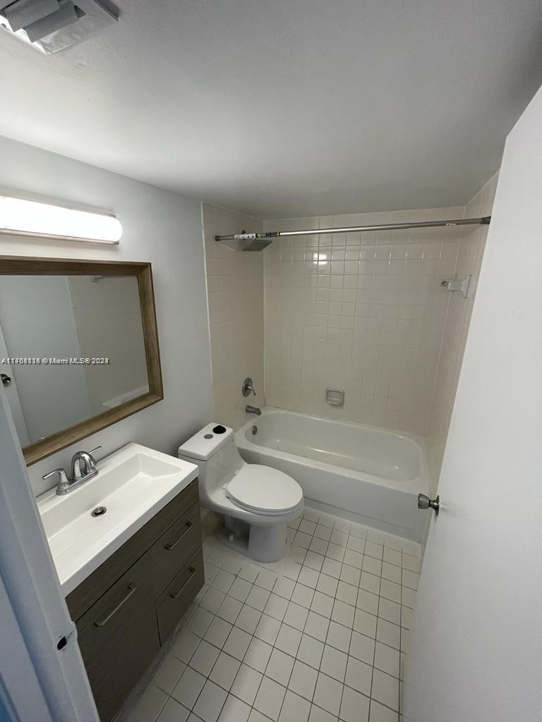 770 Claughton Island Dr #1511, Miami FL 33131