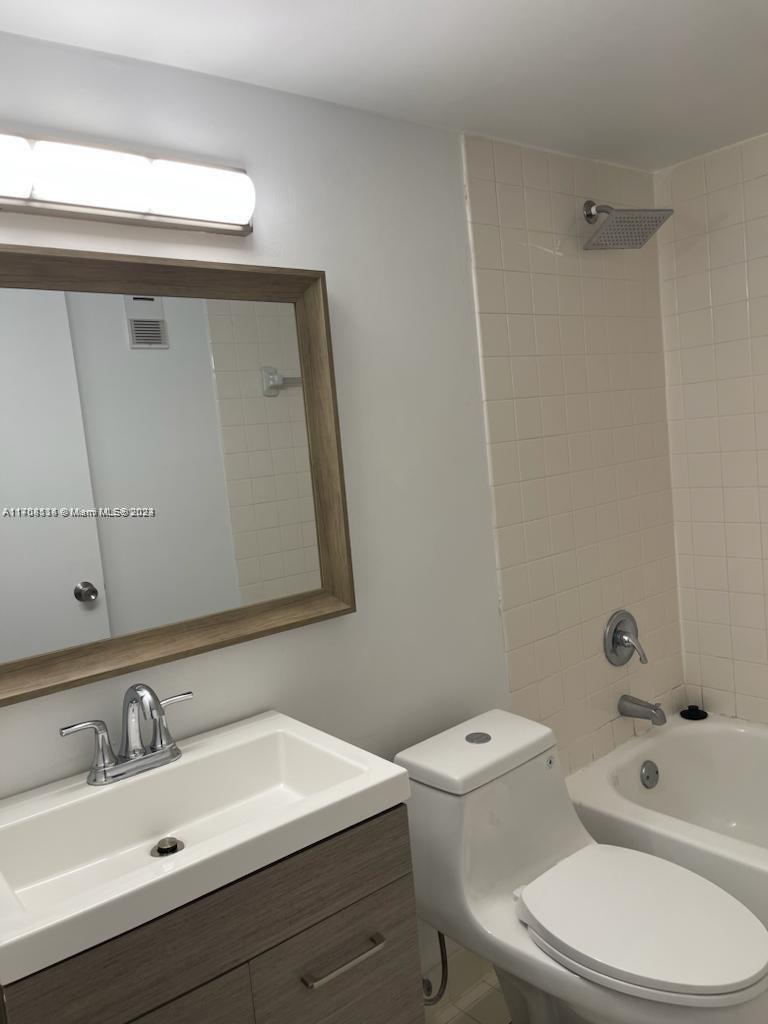 770 Claughton Island Dr #1511, Miami FL 33131