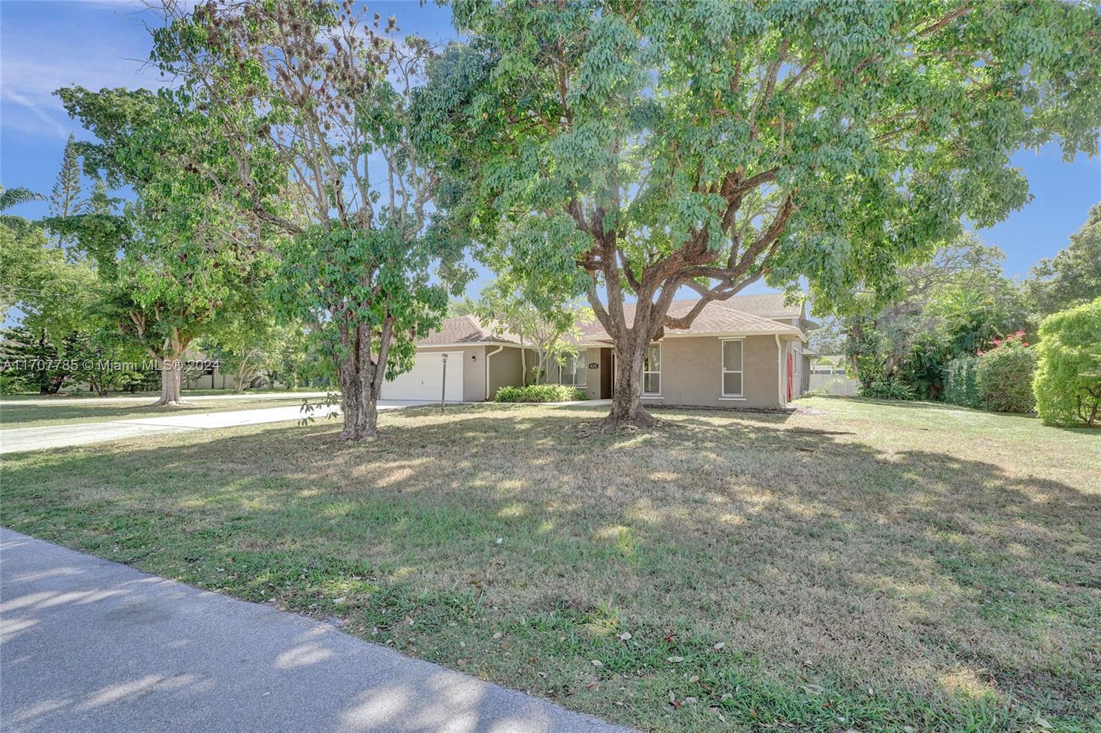 620 NE 2nd Street, Pompano Beach, Florida image 5
