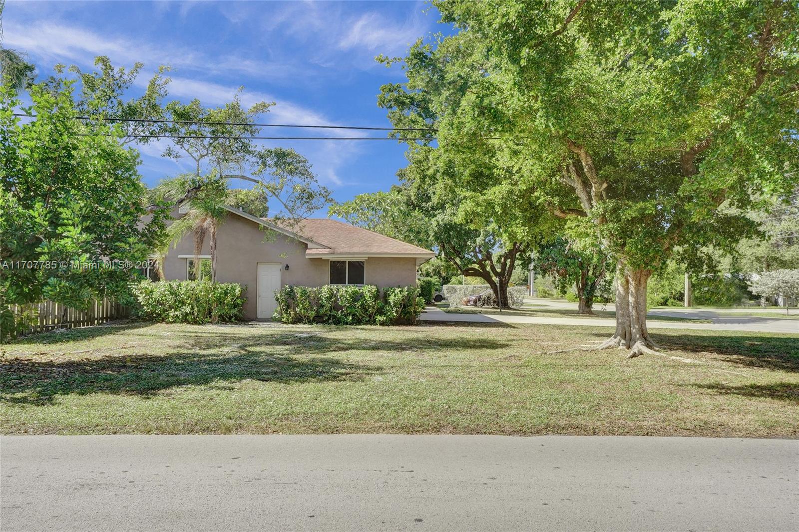 620 NE 2nd Street, Pompano Beach, Florida image 7