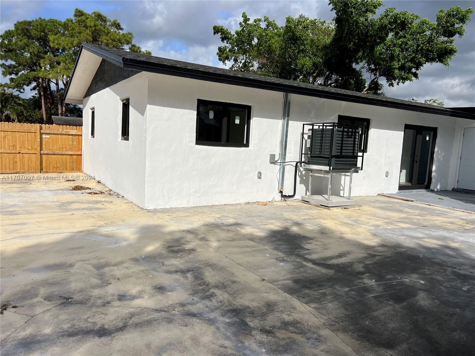 3864 NW 209th St, Miami Gardens, Florida image 35