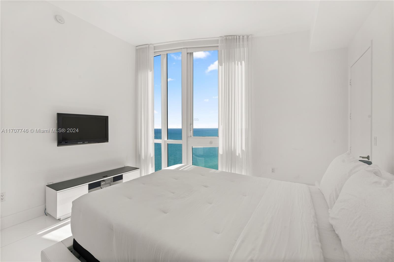 16001 Collins Ave #3501, Sunny Isles Beach FL 33160