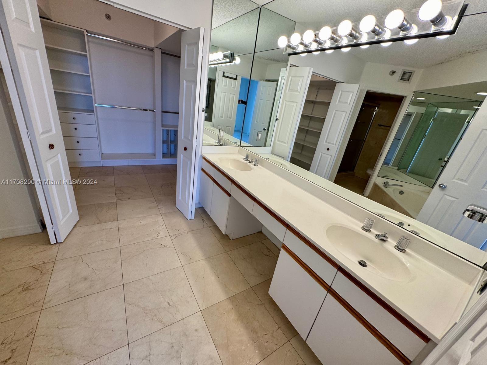 3530 Mystic Pointe Dr #1809, Aventura FL 33180