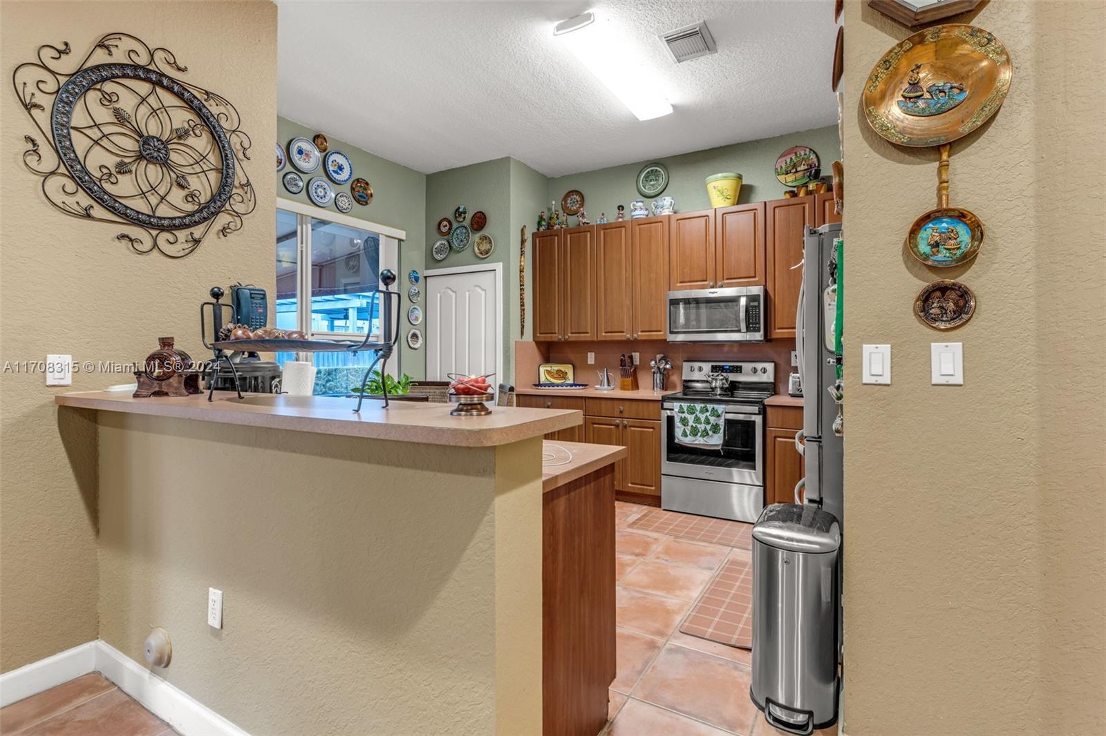 Listing Photo 10