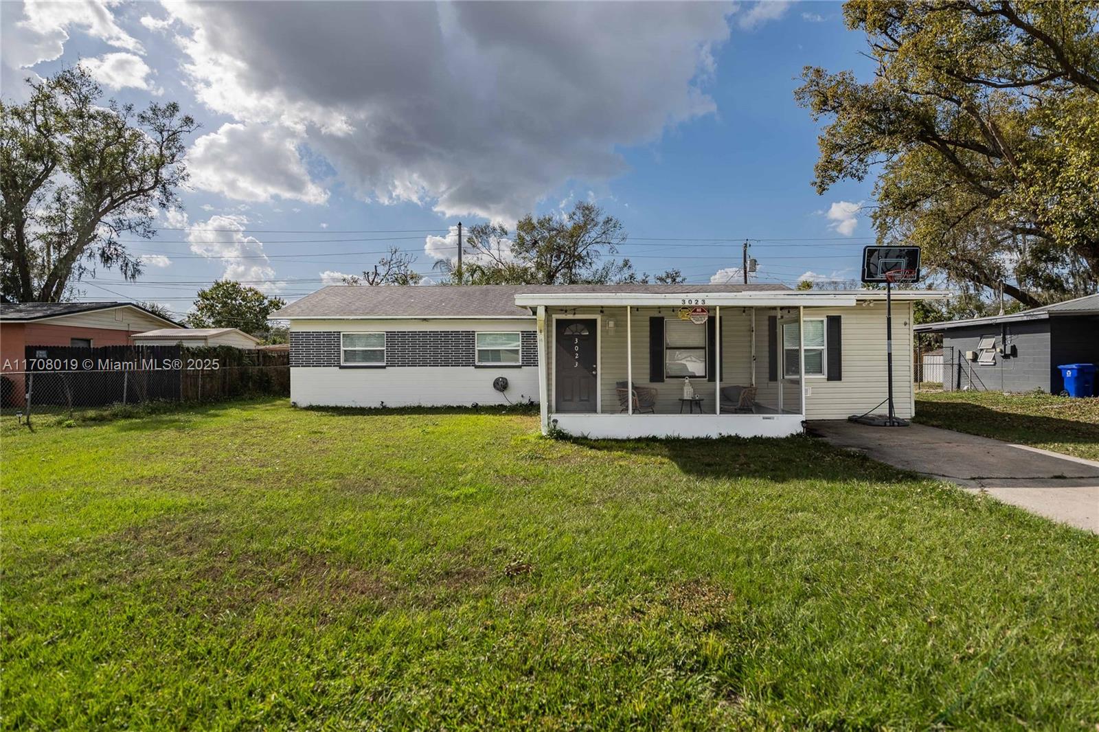 3023 Pineway Ave, Lakeland, Florida image 1