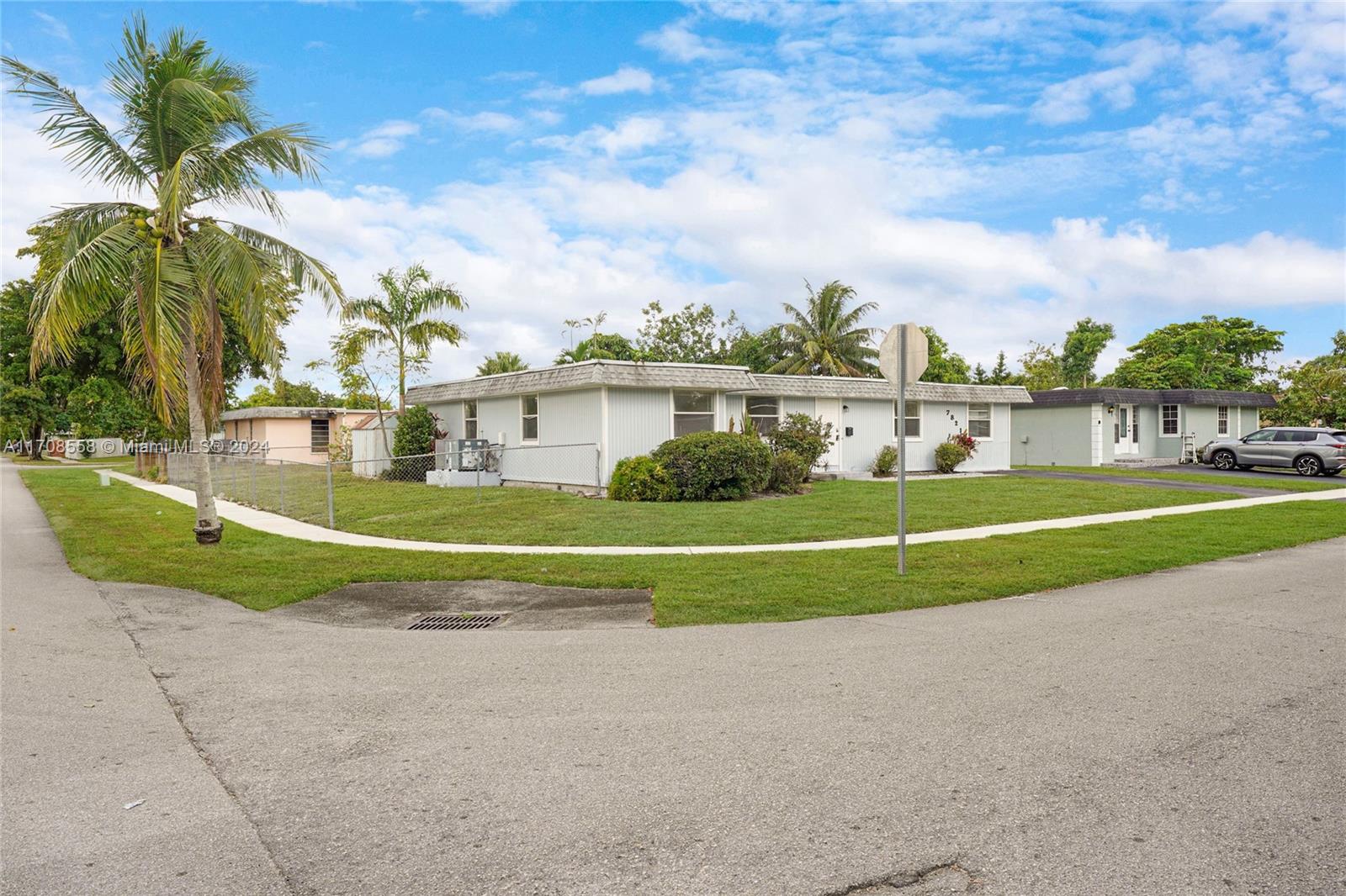 7821 NW 67th Ave, Tamarac, Florida image 42