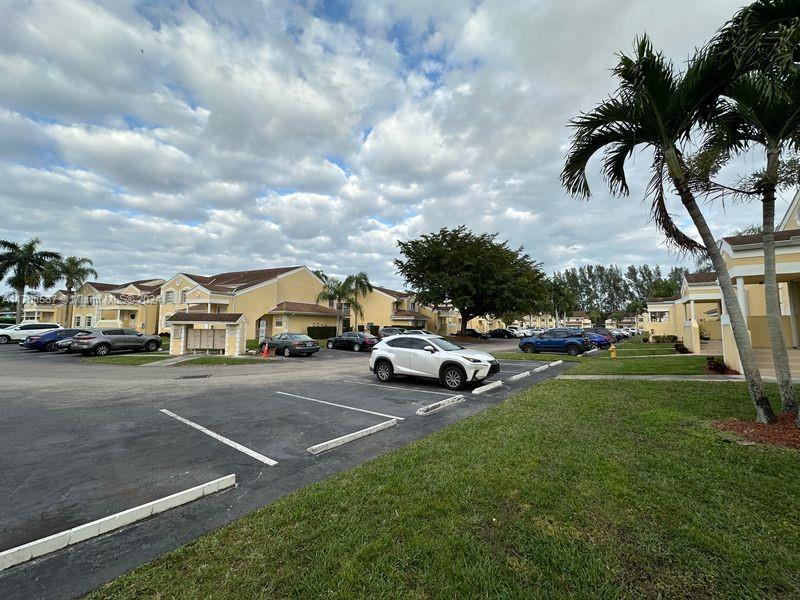 2271 SE 27th Dr #104-F, Homestead, Florida image 3