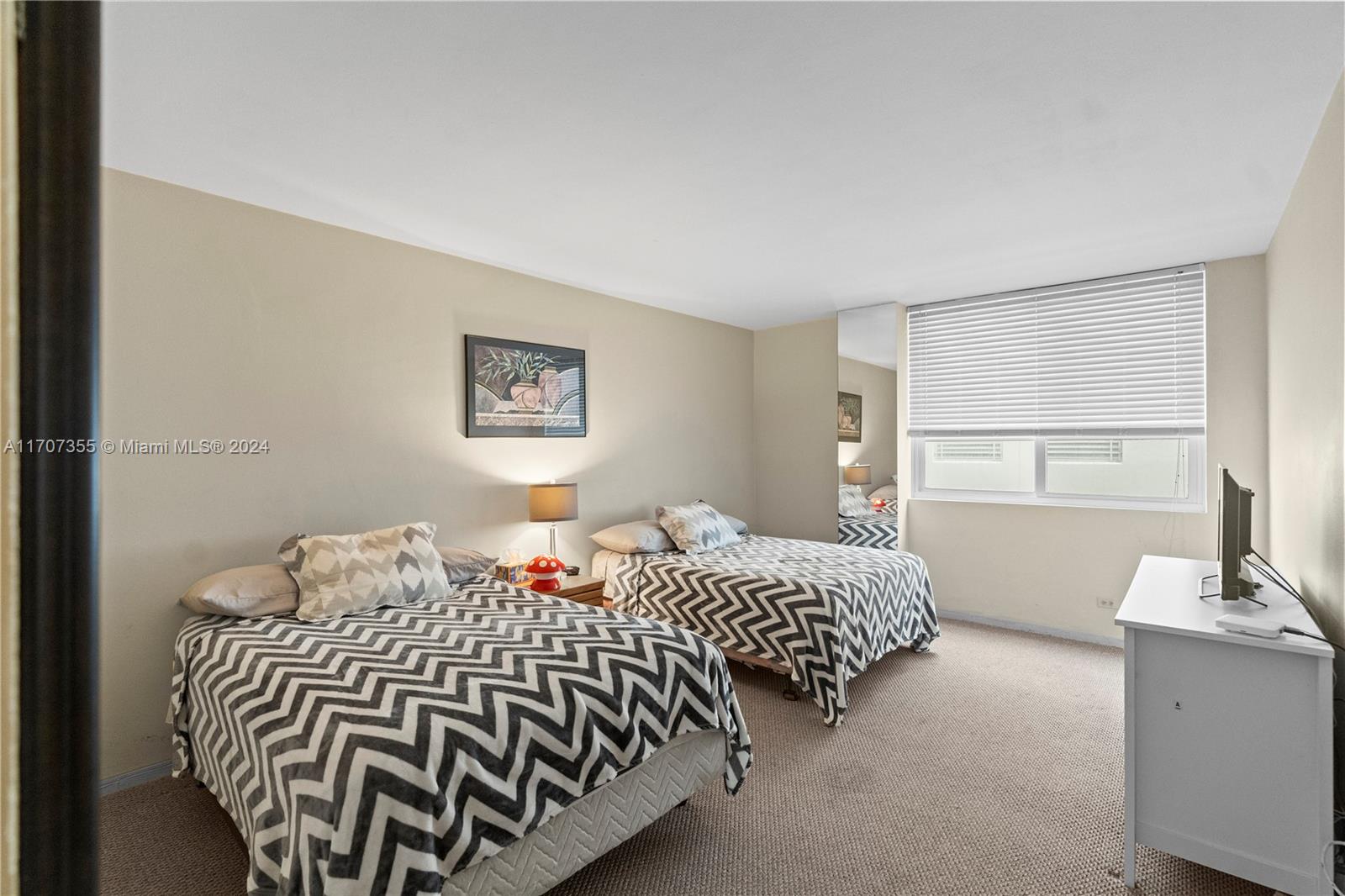 Listing Photo 14