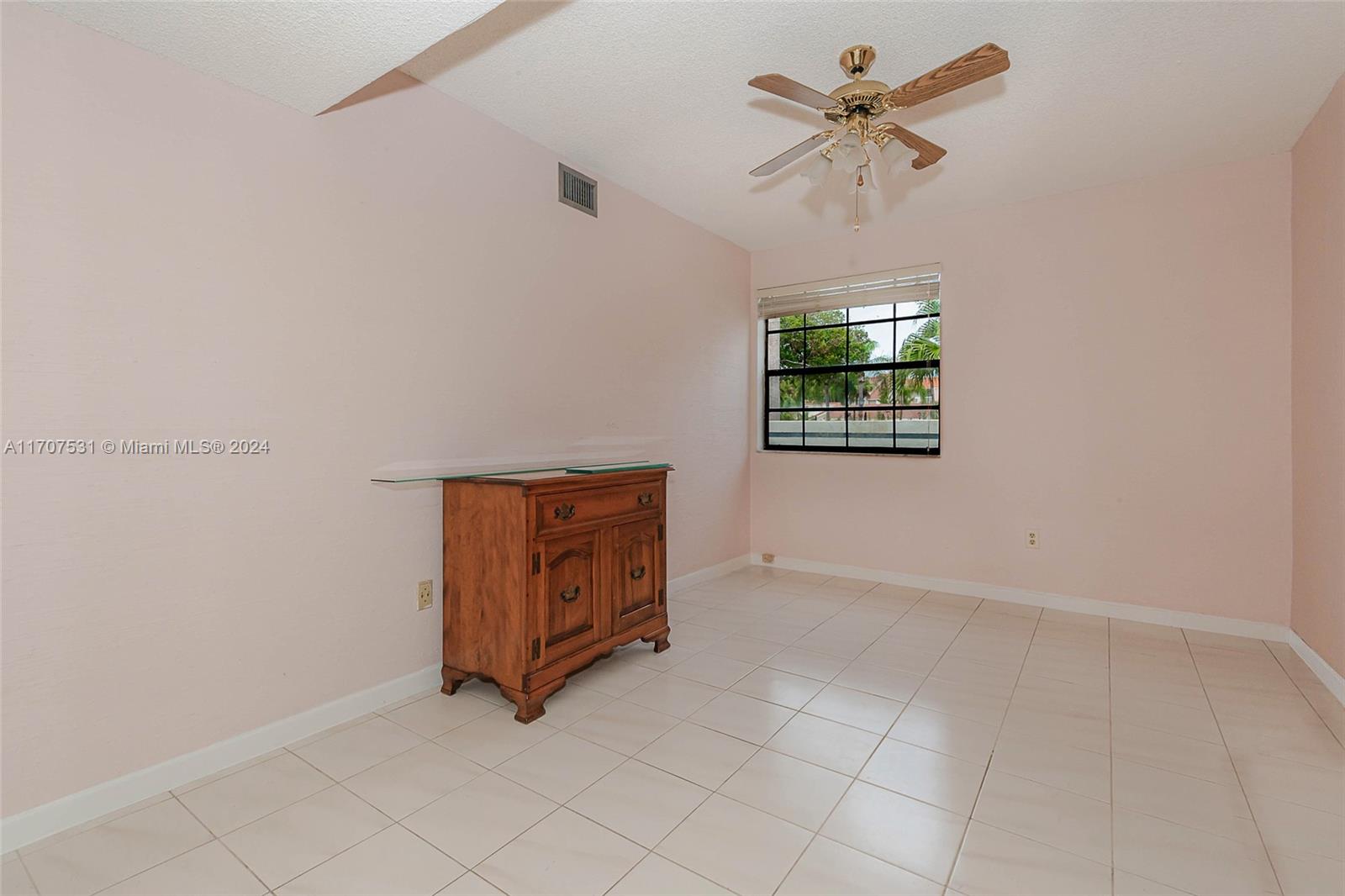 3549 Magellan Cir #414, Aventura, Florida image 12