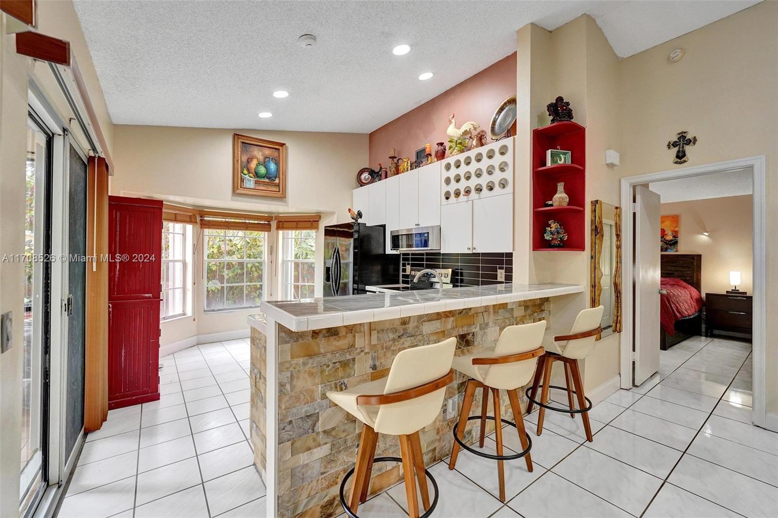 1399 Seagrape Cir, Weston, Florida image 16