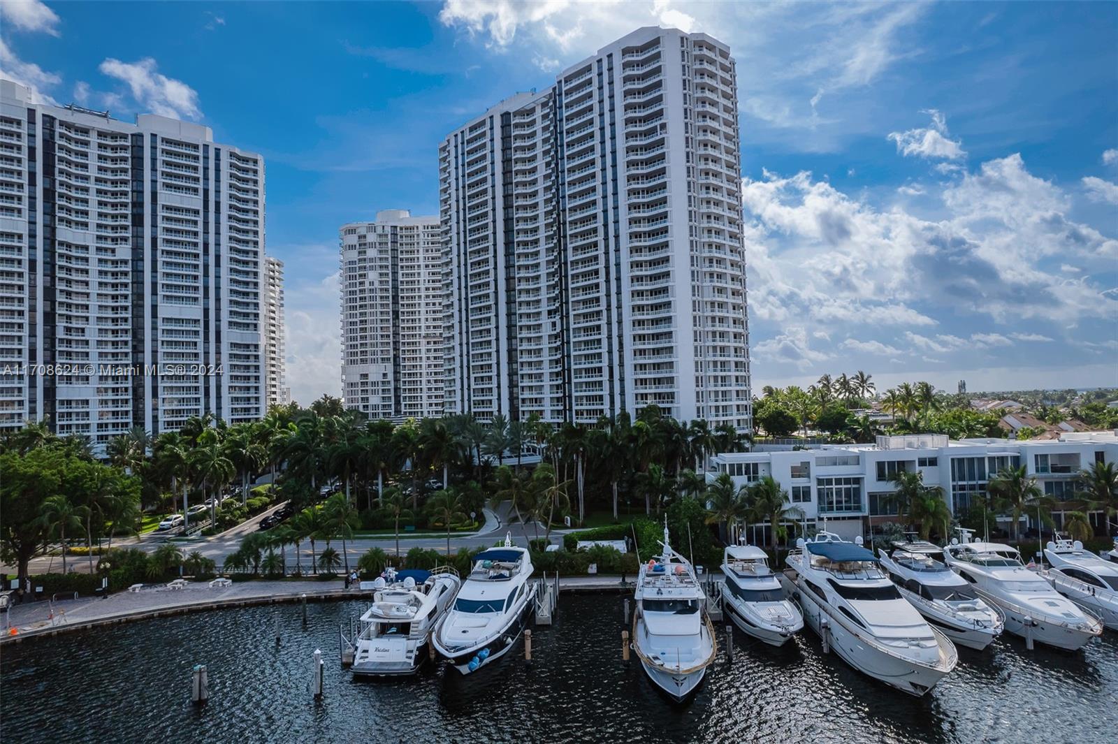 21055 Yacht Club Dr #207, Aventura, Florida image 15