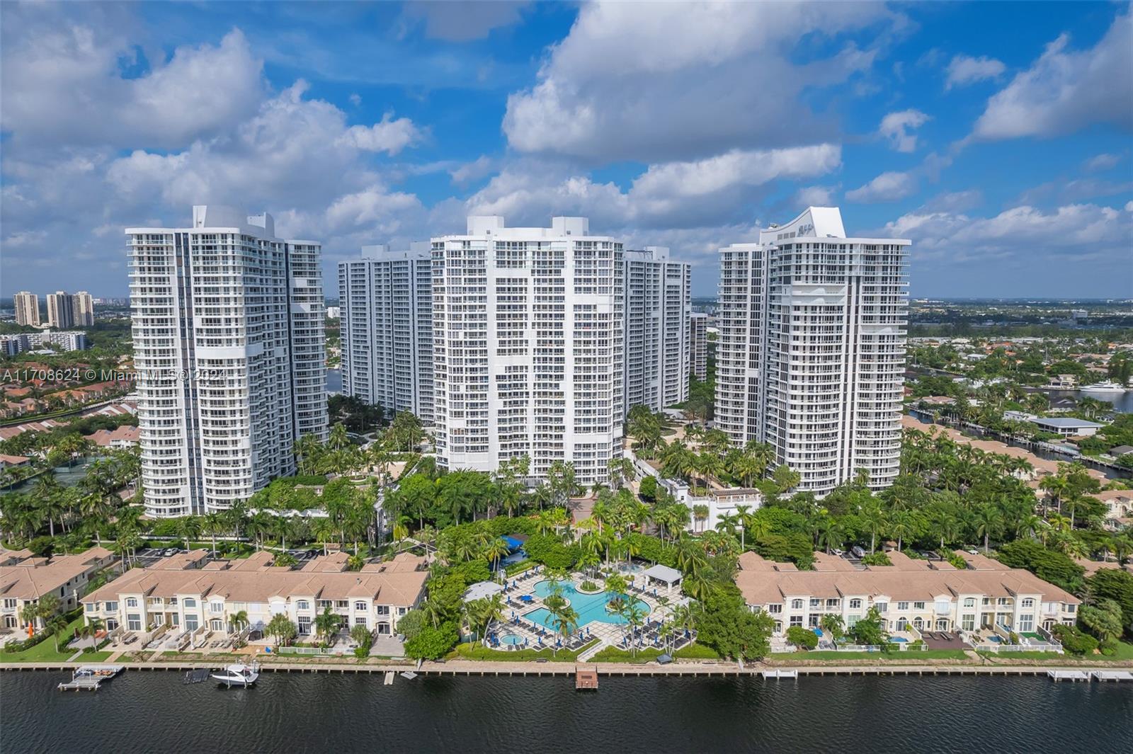 21055 Yacht Club Dr #207, Aventura, Florida image 31