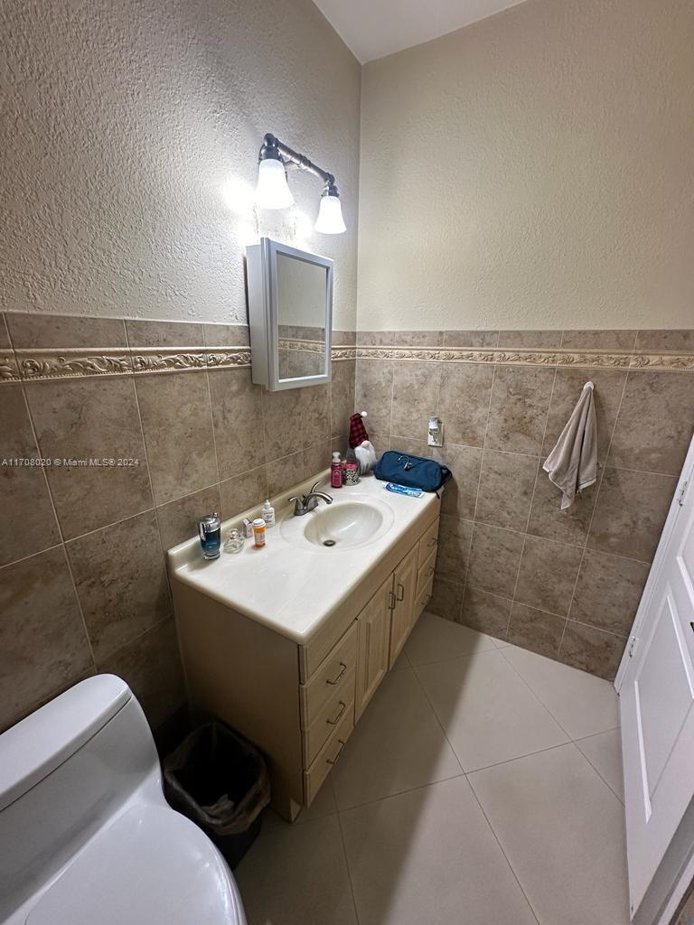 7050 NW 177th St #107-11, Hialeah, Florida image 15