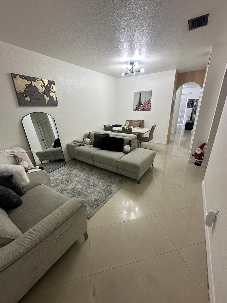 7050 NW 177th St #107-11, Hialeah, Florida image 4