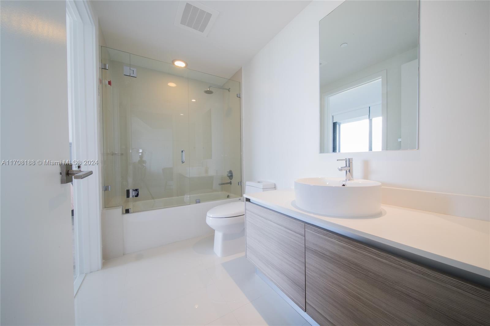 121 NE 34 Street #1514, Miami FL 33137