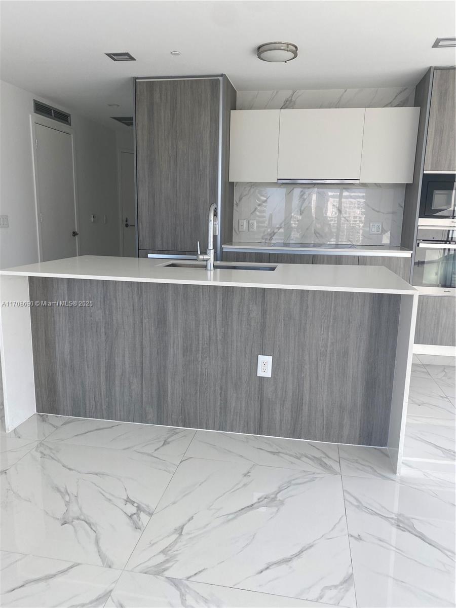 2900 NE 7th Ave #2401, Miami FL 33137
