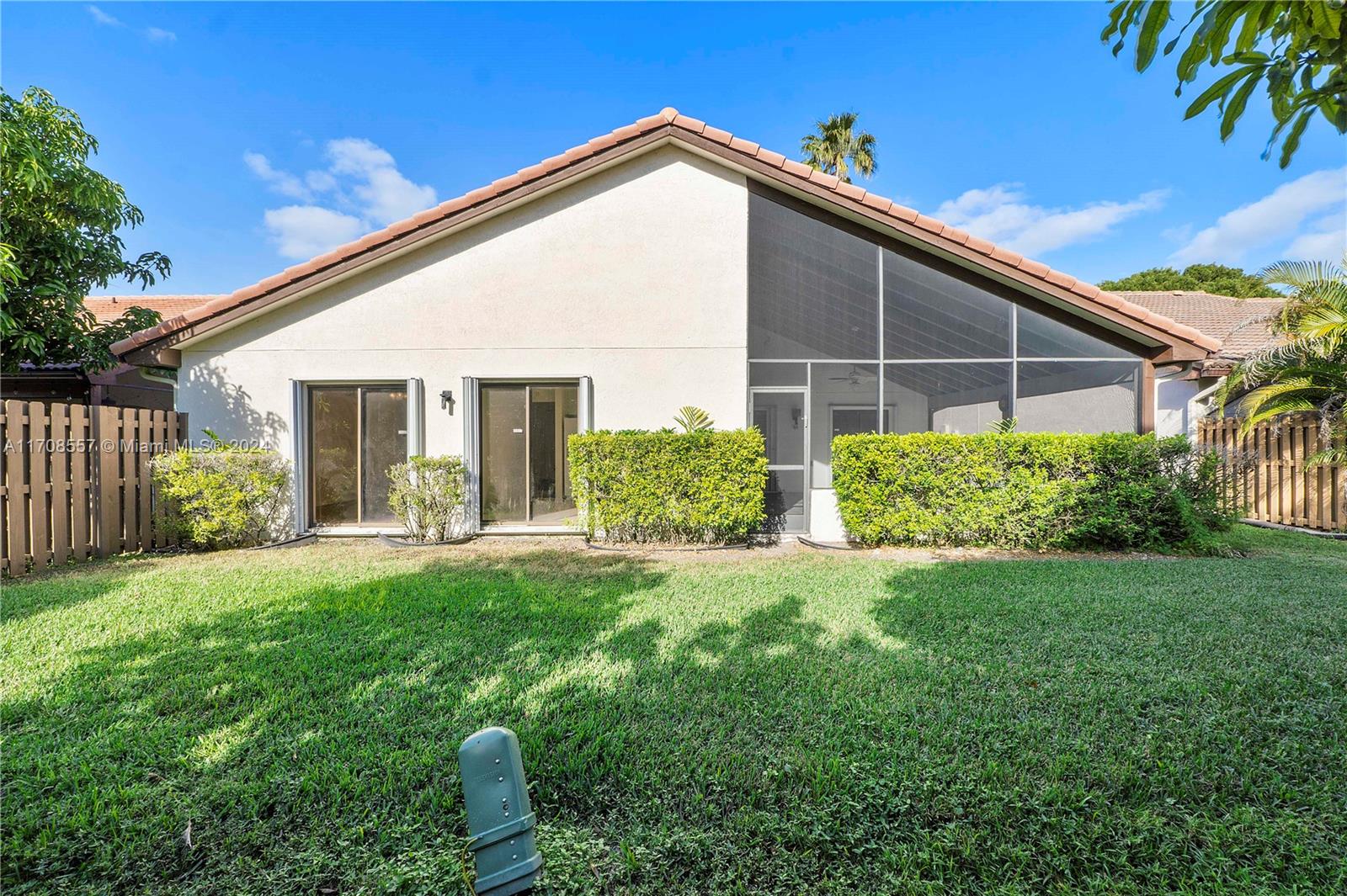 2207 Charleston, Weston, Florida image 4