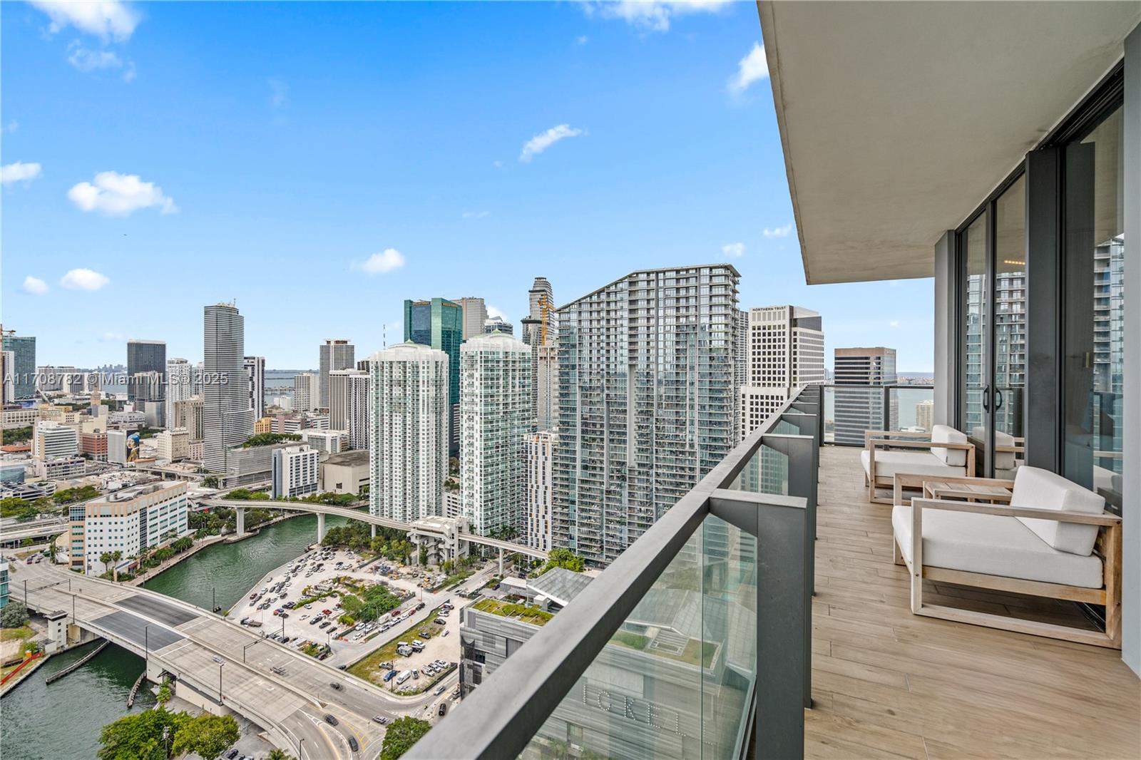 88 SW 7th St #3411, Miami, Florida image 37