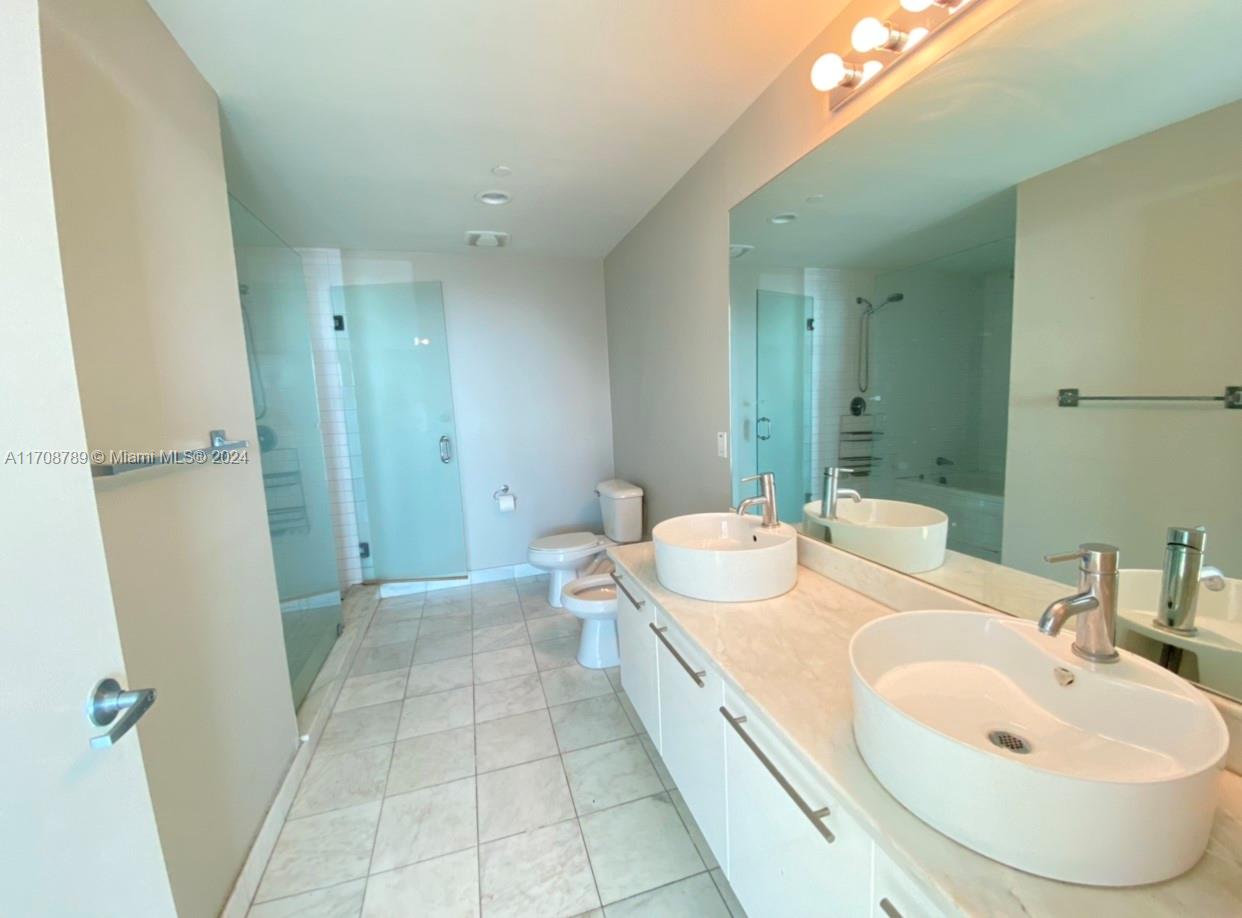 888 Biscayne Blvd #1603, Miami FL 33132