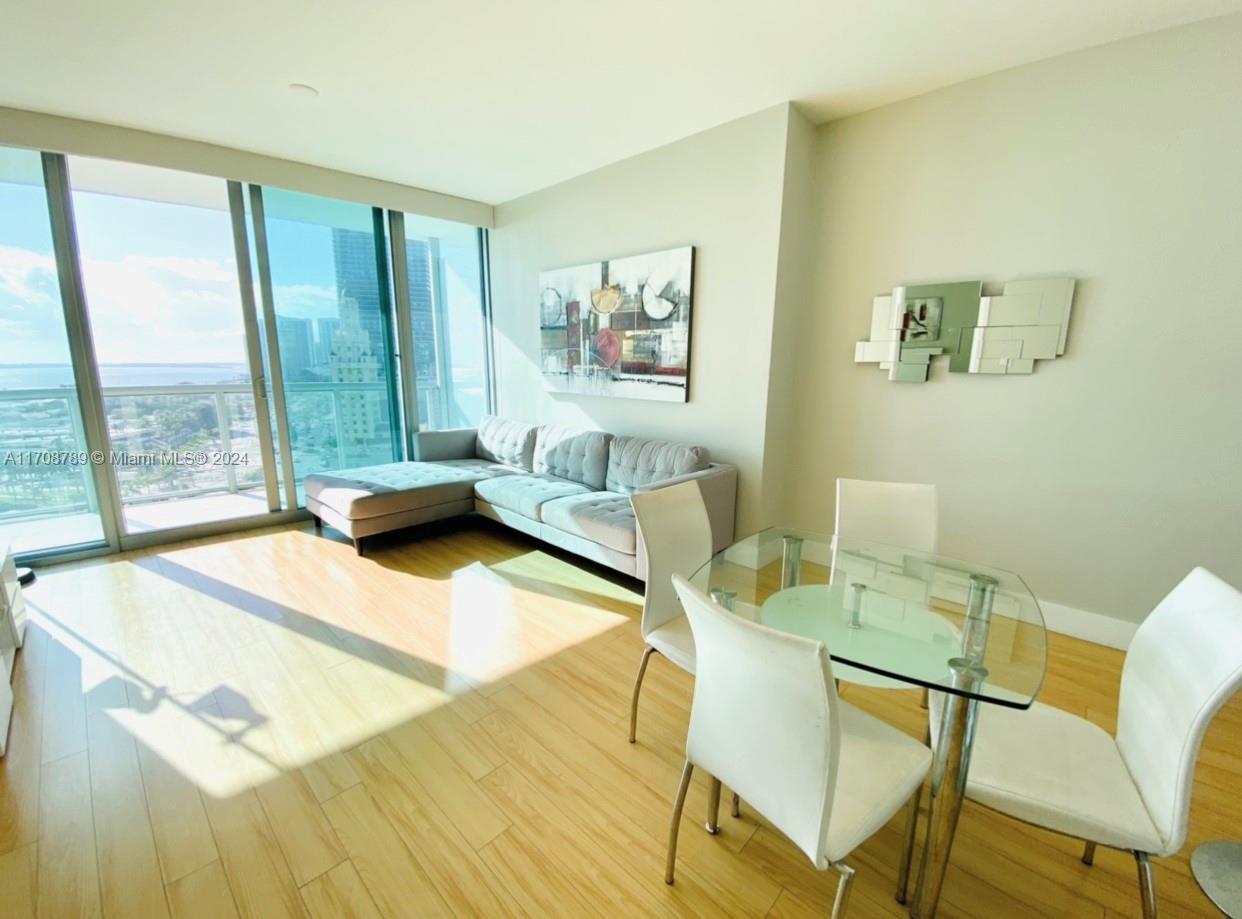 888 Biscayne Blvd #1603, Miami FL 33132