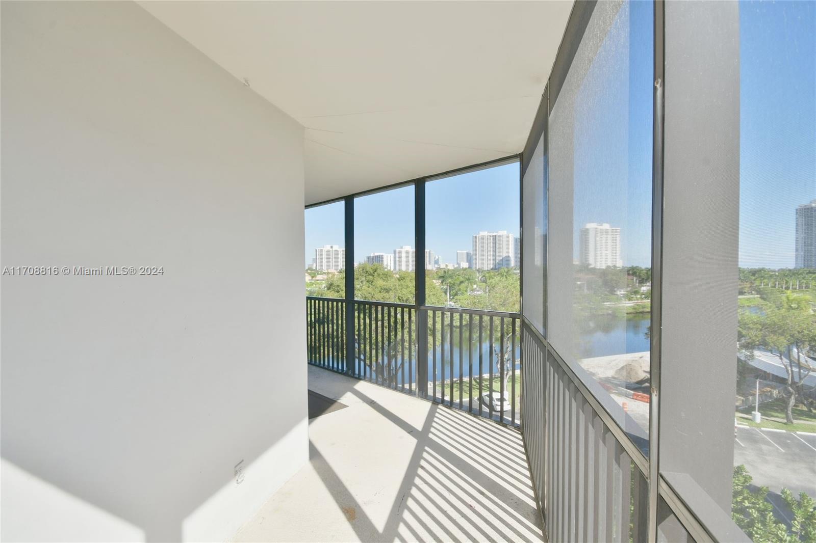 3475 N Country Club Dr #615, Aventura, Florida image 15