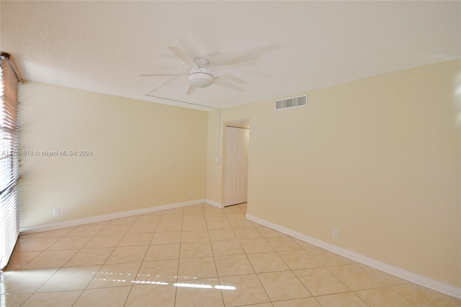 3475 N Country Club Dr #615, Aventura, Florida image 17