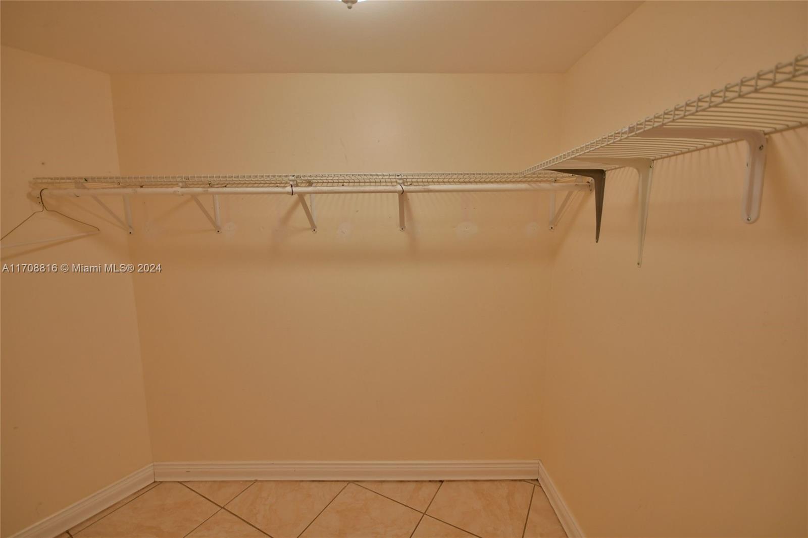 3475 N Country Club Dr #615, Aventura, Florida image 26