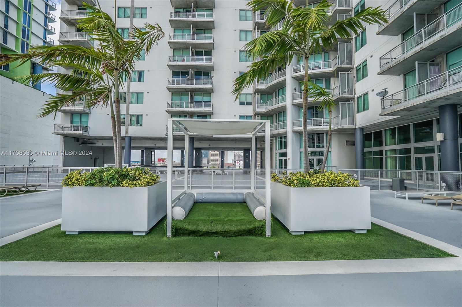 690 SW 1st Ct #2707, Miami FL 33130