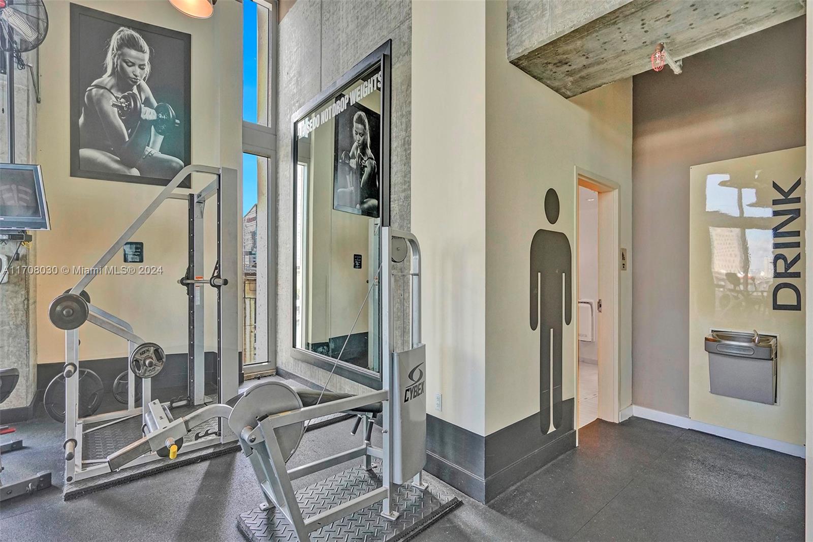 690 SW 1st Ct #2707, Miami FL 33130