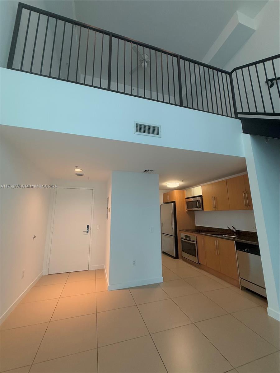 300 S Biscayne Blvd #L-804, Miami FL 33131