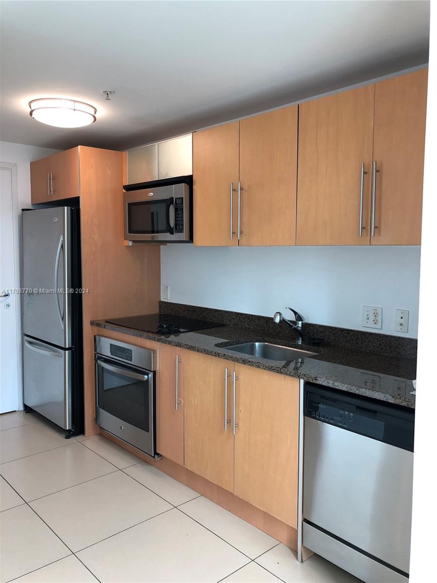 300 S Biscayne Blvd #L-804, Miami FL 33131
