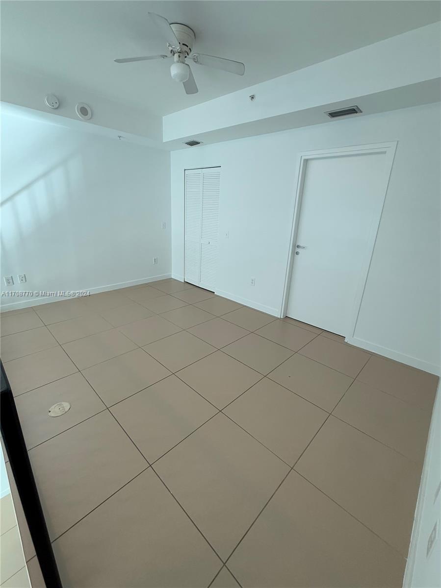 300 S Biscayne Blvd #L-804, Miami FL 33131