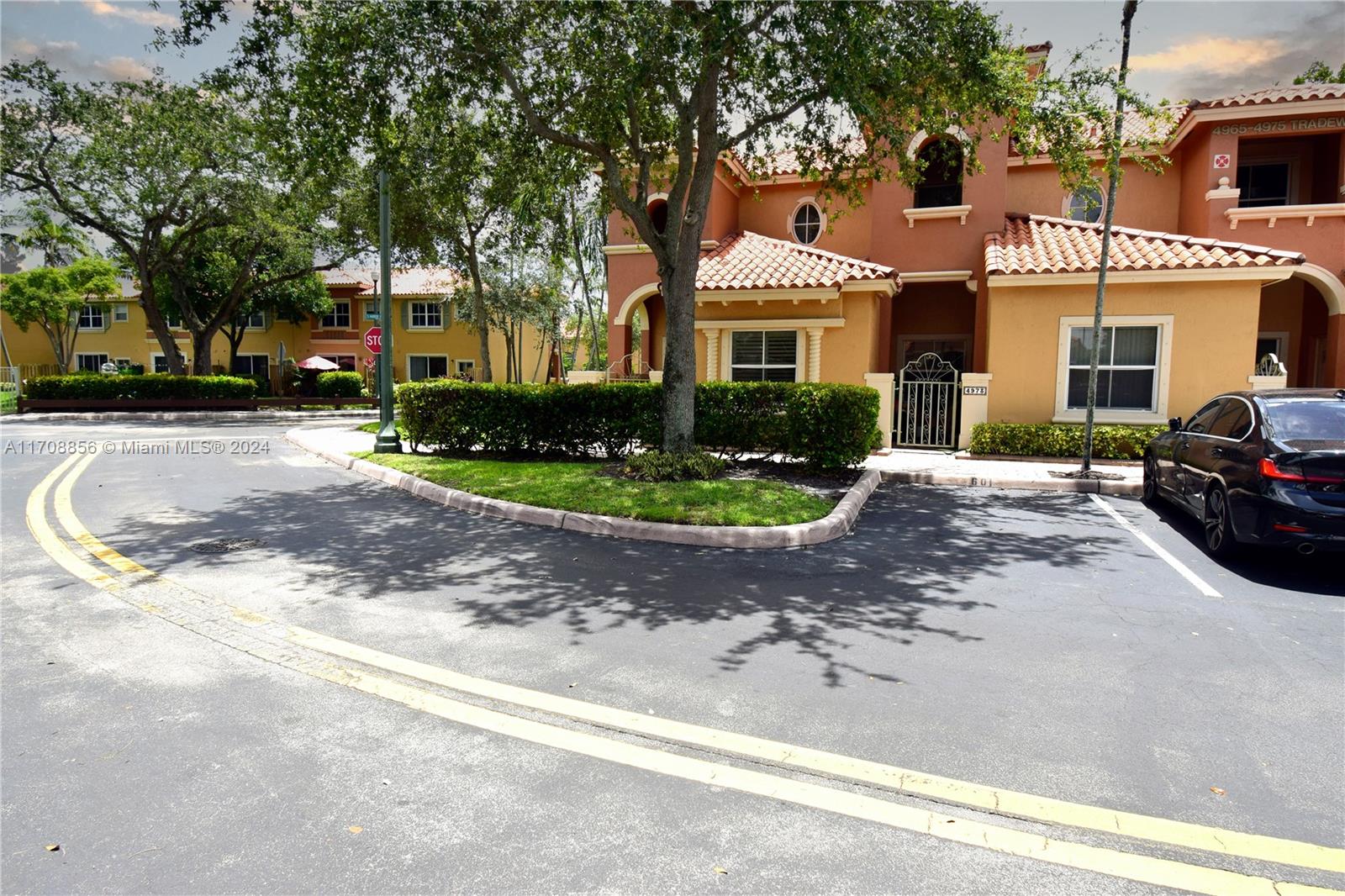 4975 N Tradewinds Ter #601, Dania Beach, Florida image 37