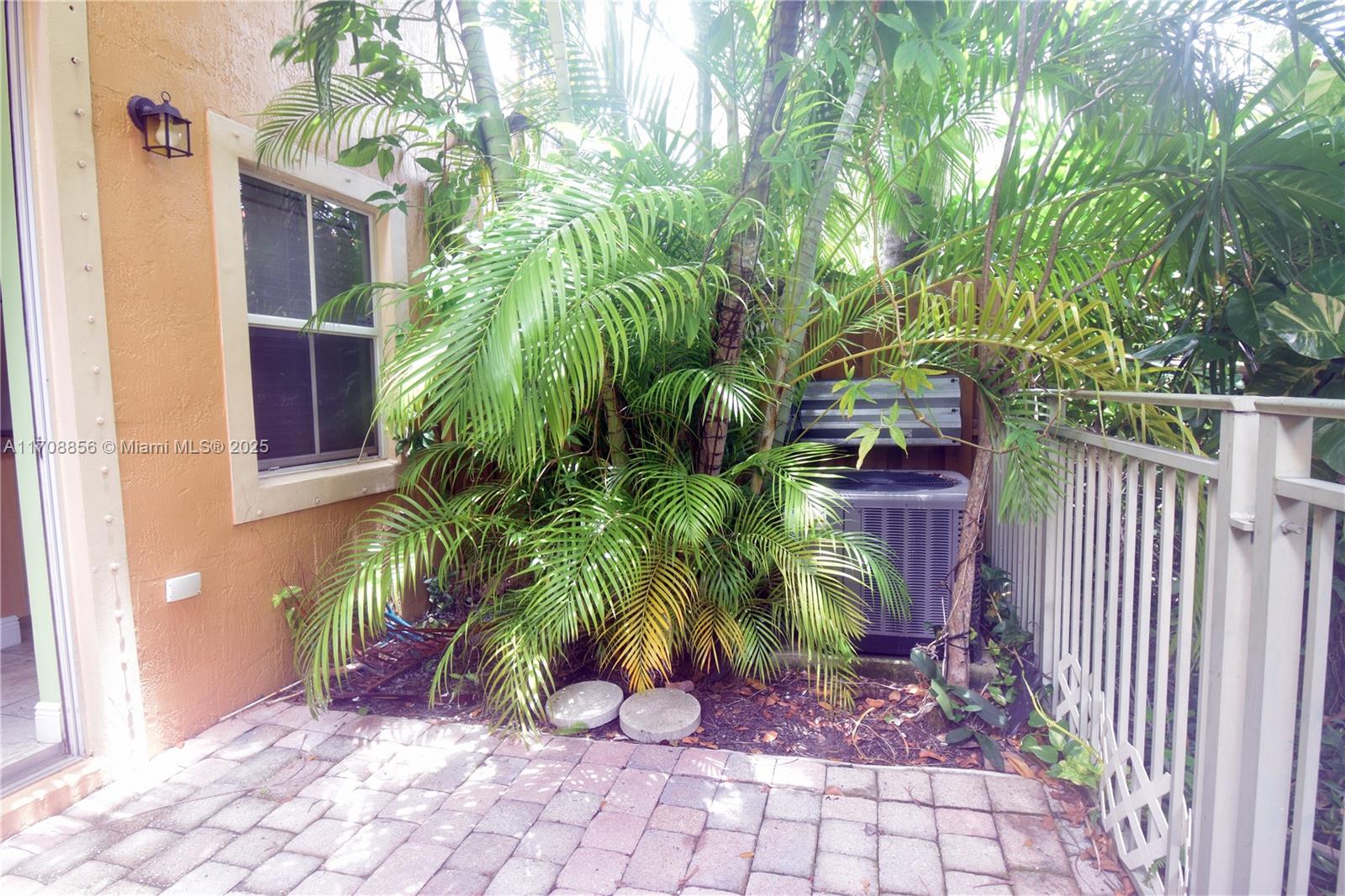 4975 N Tradewinds Ter #601, Dania Beach, Florida image 4