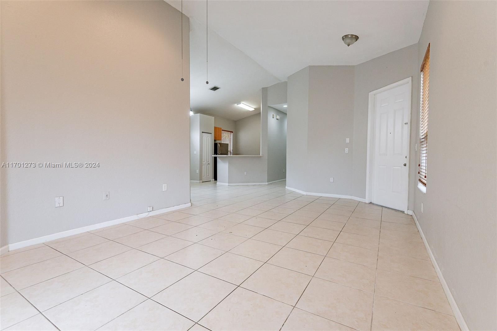 2230 NE 37th Rd, Homestead, Florida image 4