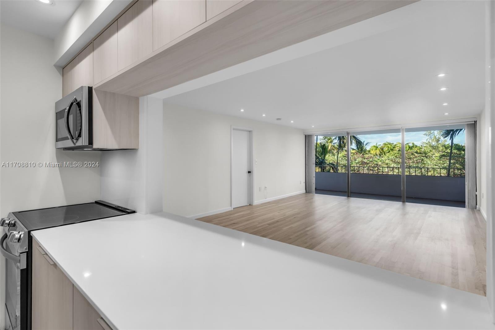 155 Ocean Lane Dr #302, Key Biscayne FL 33149