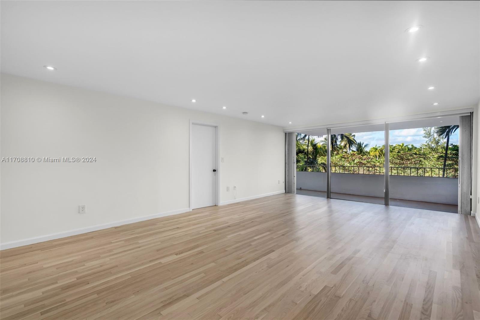 155 Ocean Lane Dr #302, Key Biscayne FL 33149