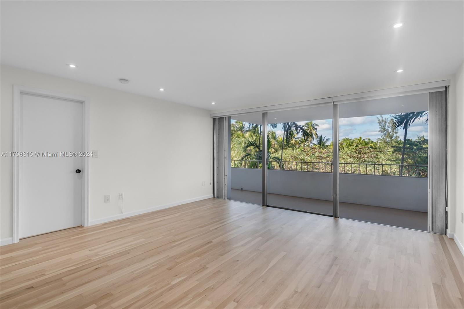 155 Ocean Lane Dr #302, Key Biscayne FL 33149