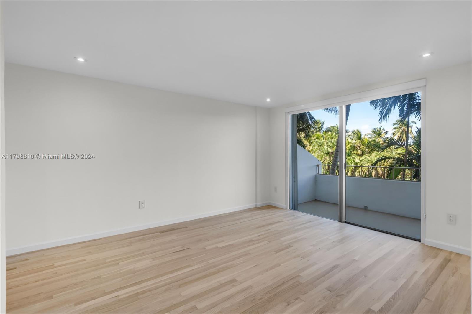 155 Ocean Lane Dr #302, Key Biscayne FL 33149