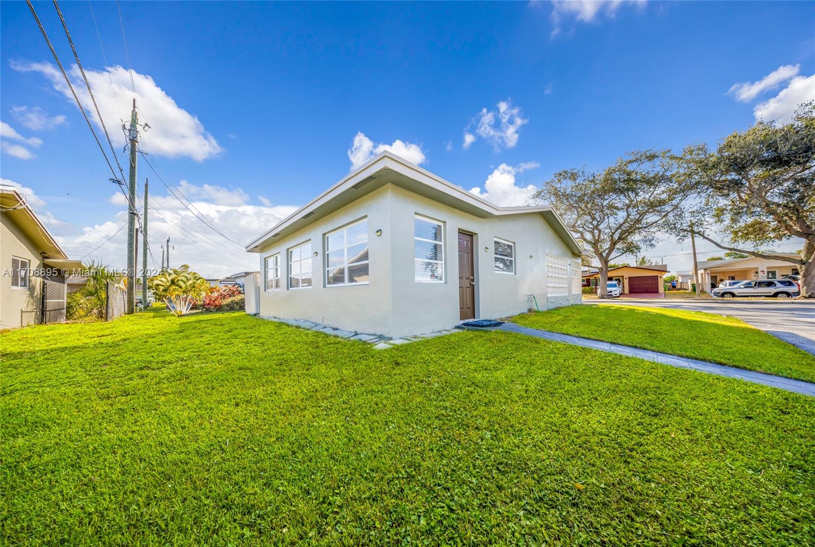 2405 NW 54th St, Tamarac, Florida image 33