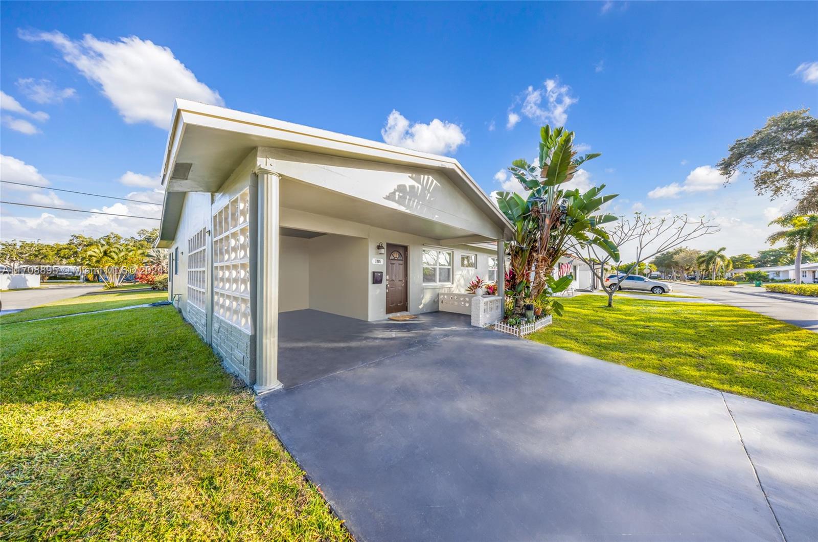 2405 NW 54th St, Tamarac, Florida image 4