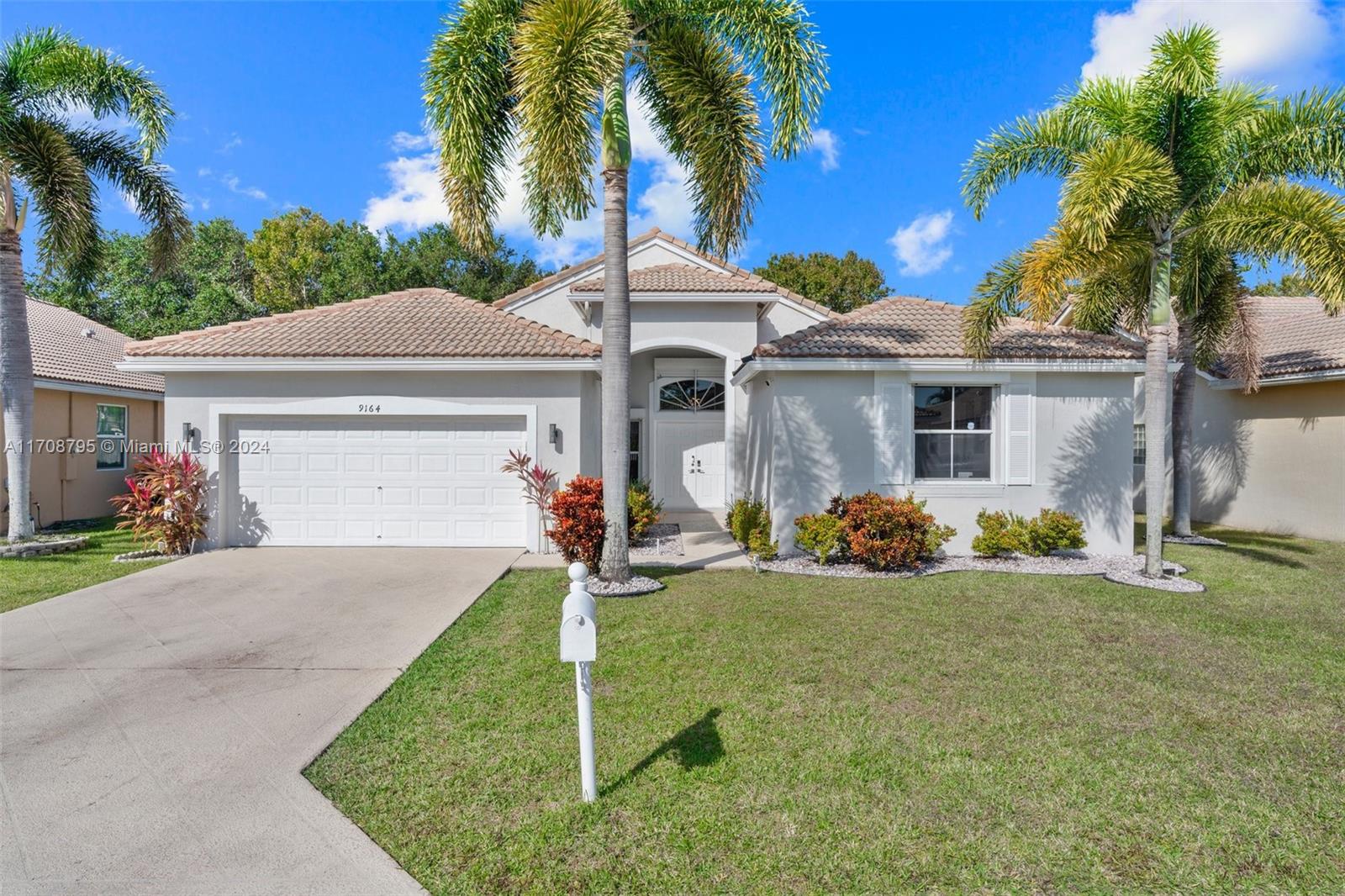 9164 Cove Point Cir, Boynton Beach, Florida image 1