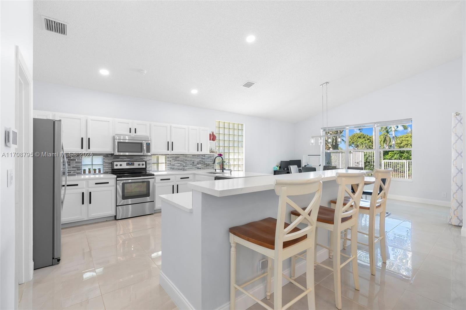 9164 Cove Point Cir, Boynton Beach, Florida image 9