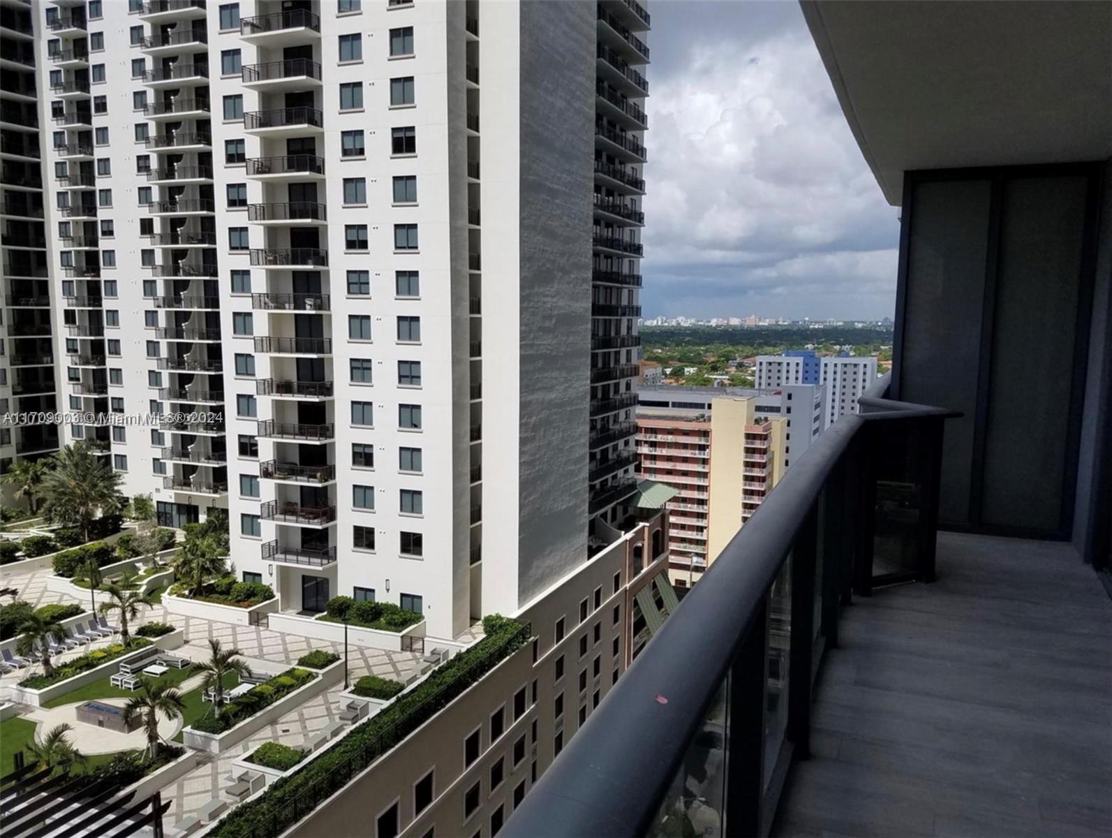 55 SW 9th St #1604, Miami FL 33130