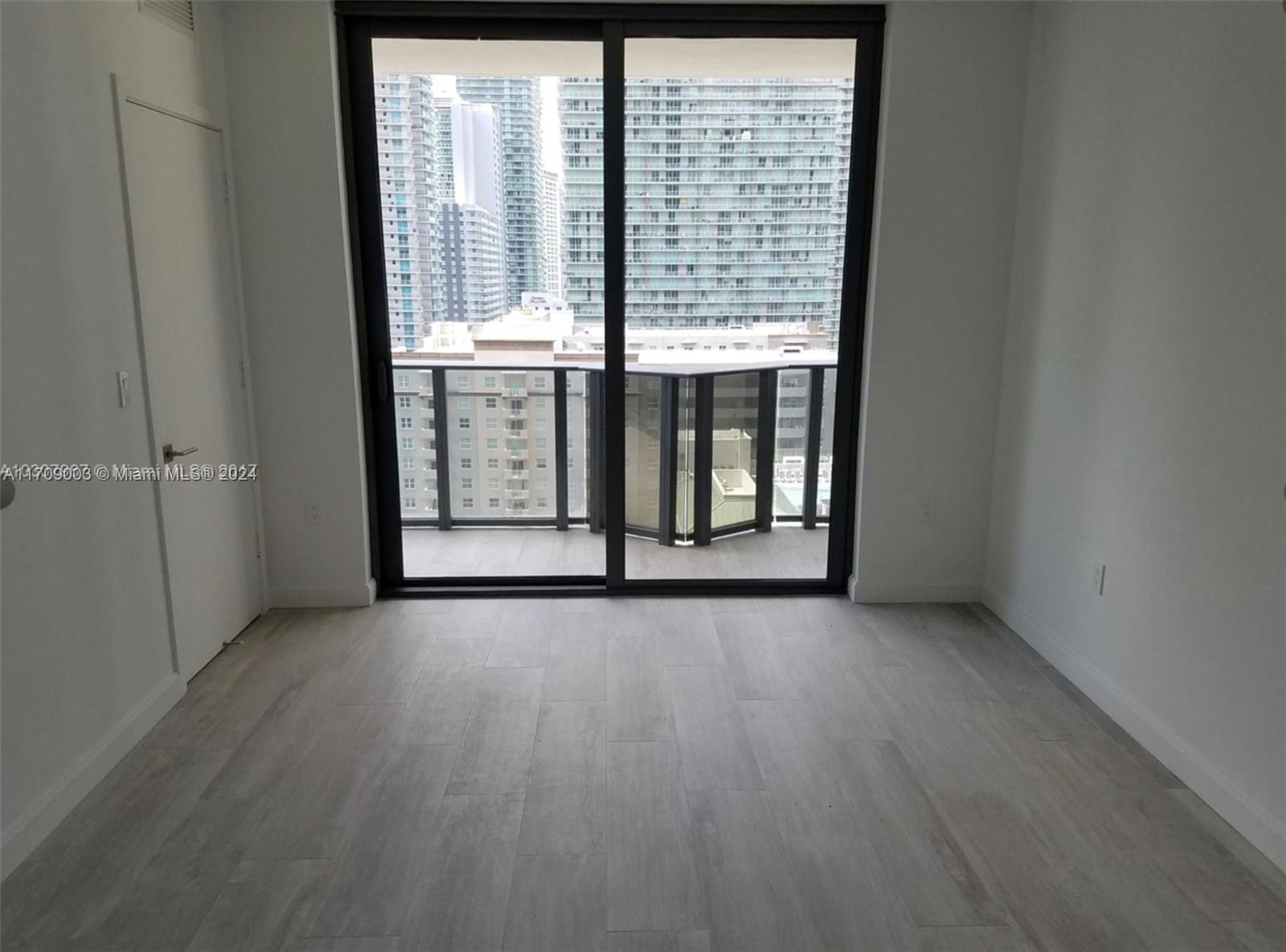 55 SW 9th St #1604, Miami FL 33130