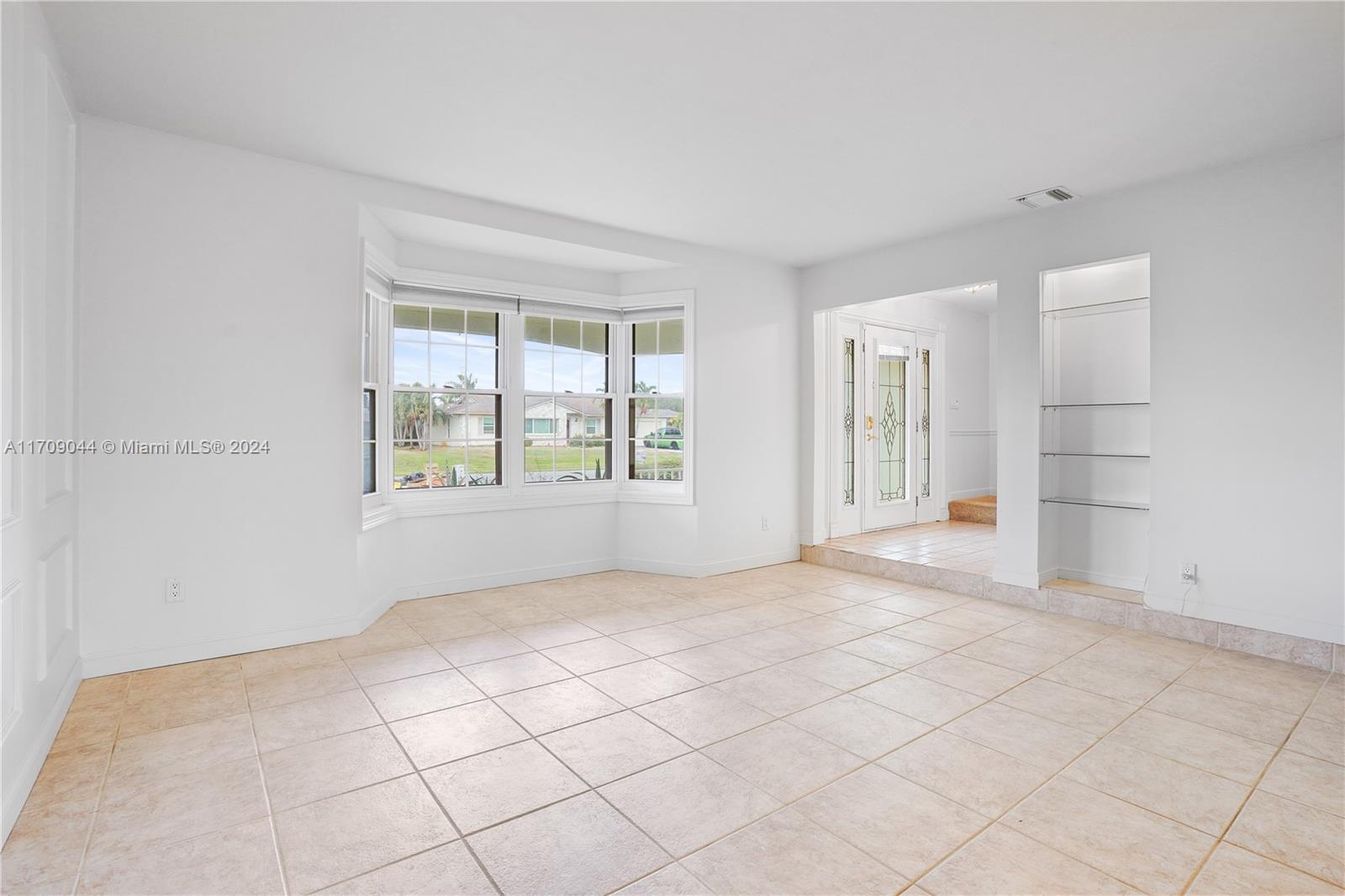 654 SE Crescent Ave, Port Saint Lucie, Florida image 15