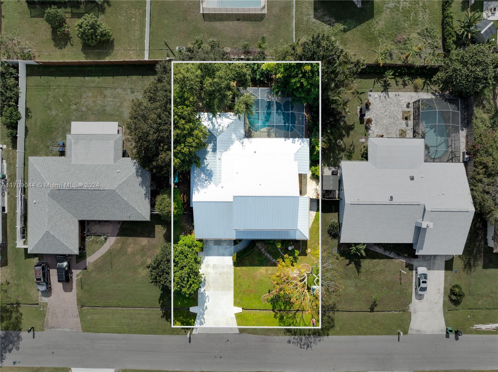 654 SE Crescent Ave, Port Saint Lucie, Florida image 41