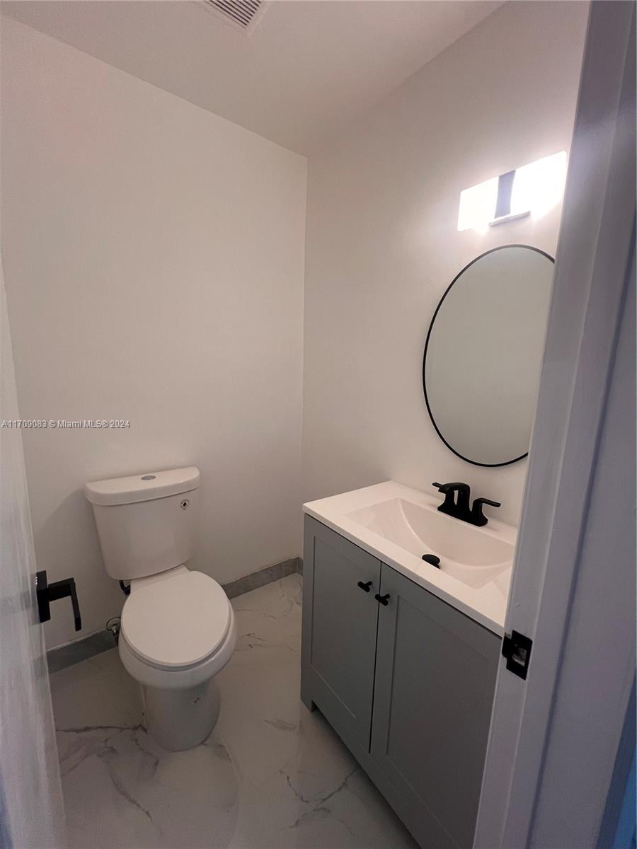 1818 Rodman St #2D, Hollywood, Florida image 5